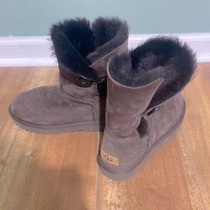 Women’s 8 brown uggs